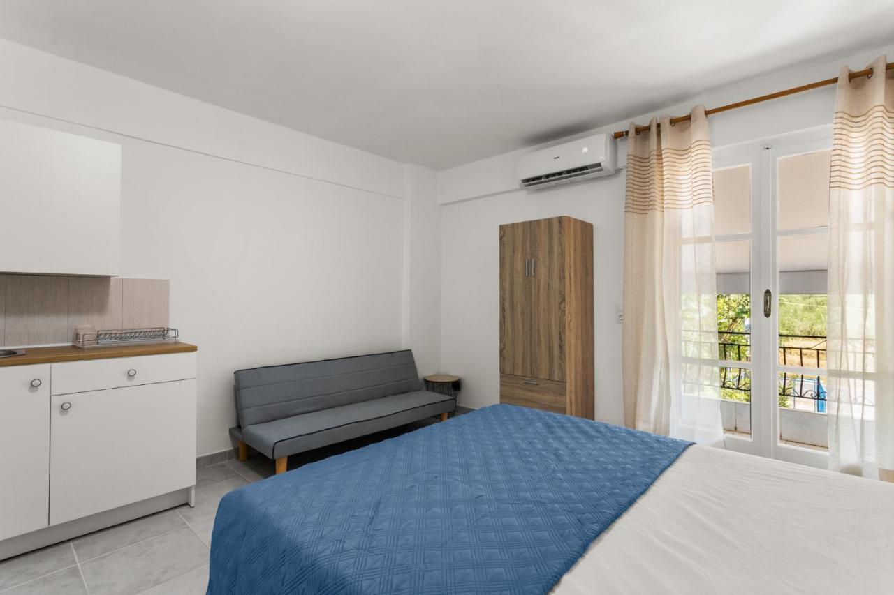 Nikolas Apartments Stoupa Levktron Exterior photo